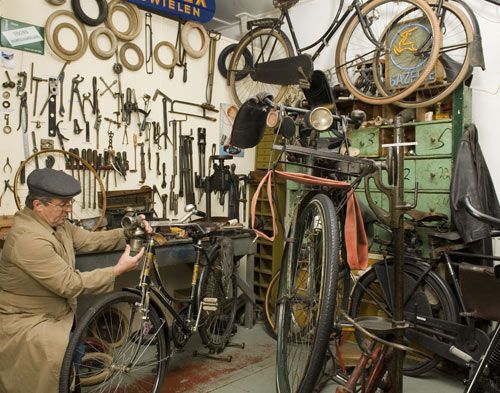 Fietsenmaker in Den Haag