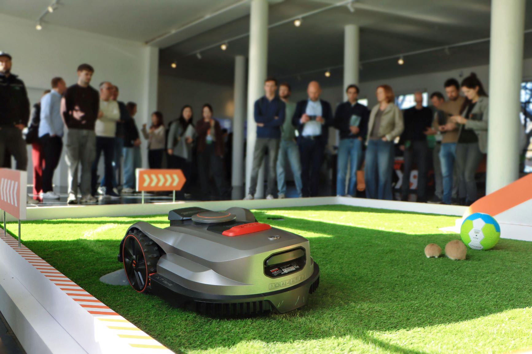 Sunseeker Robotics presenteert X Gen 2-serie in Amsterdam en brengt harmonie in de tuin tot leven